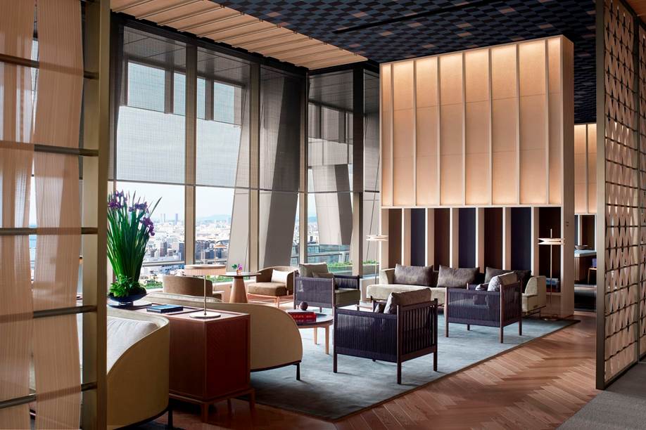 百貨店の店舗内装金物